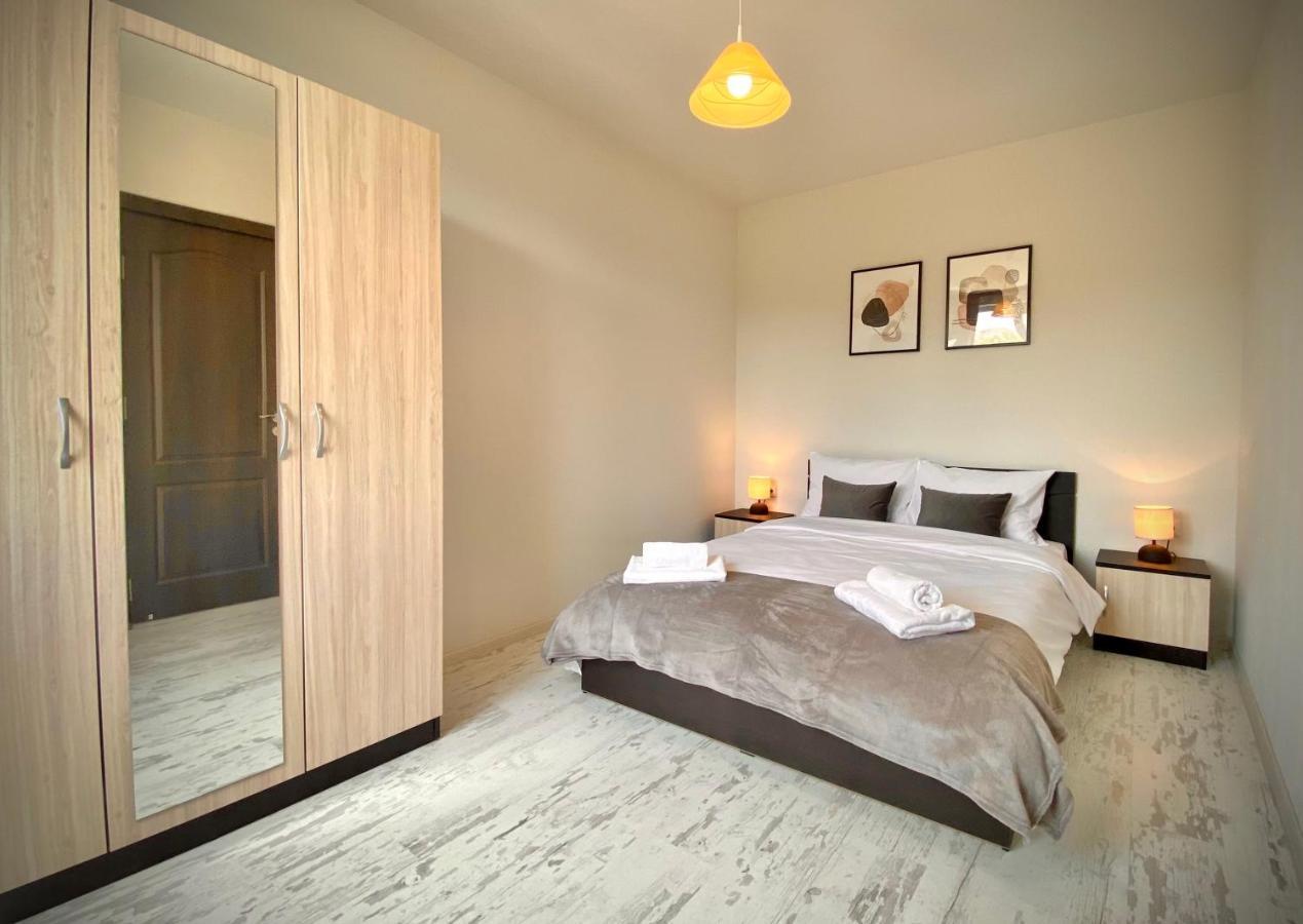 Cozy & Modern 1Br Apart For 4 Guests Next To Medical University & Free Parking Stara Zagora Luaran gambar