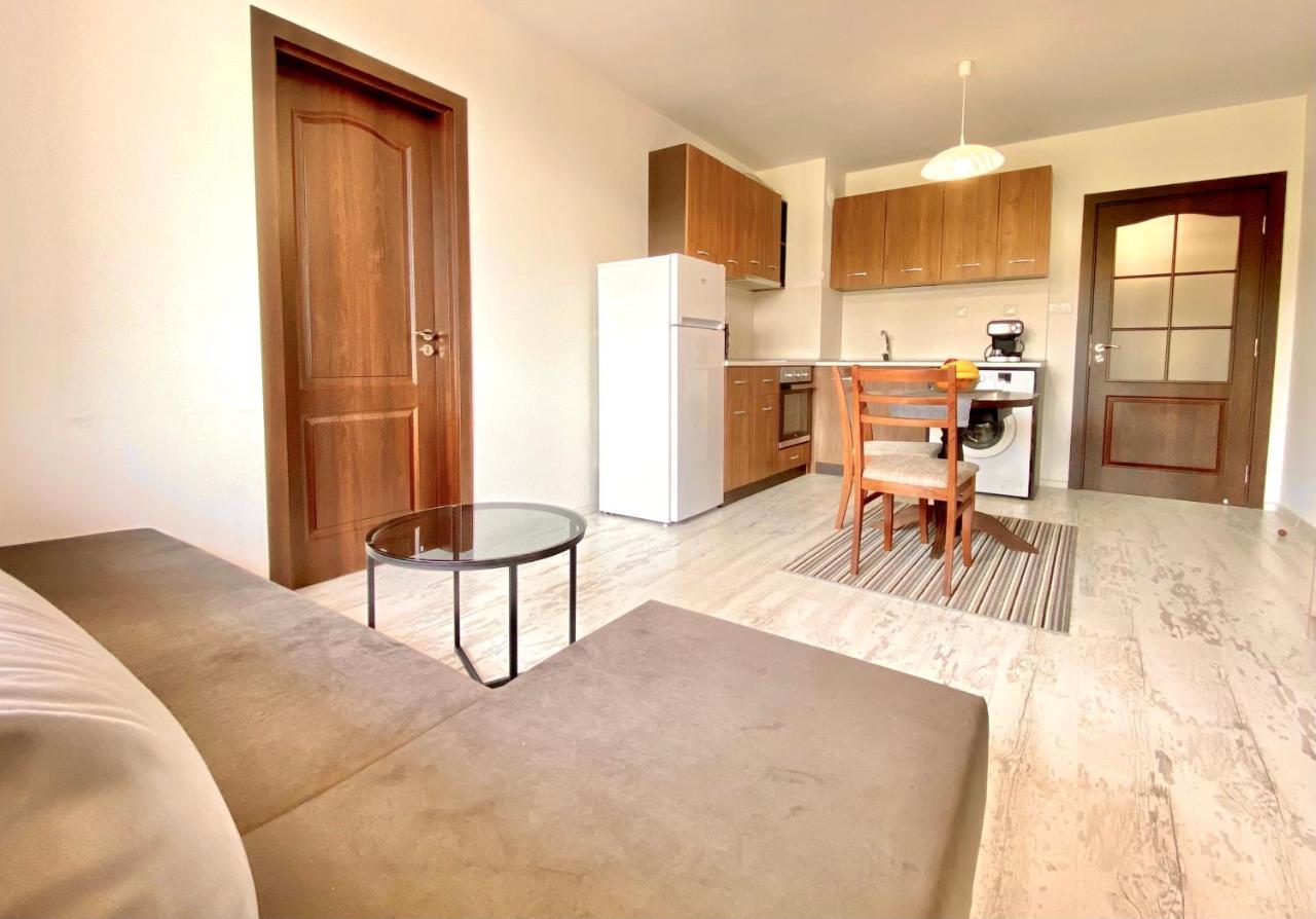 Cozy & Modern 1Br Apart For 4 Guests Next To Medical University & Free Parking Stara Zagora Luaran gambar