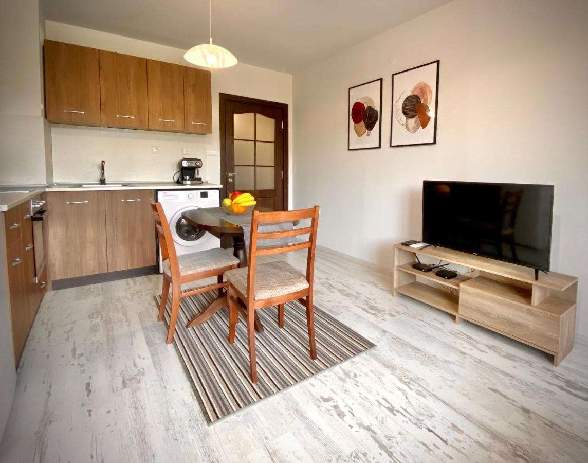 Cozy & Modern 1Br Apart For 4 Guests Next To Medical University & Free Parking Stara Zagora Luaran gambar